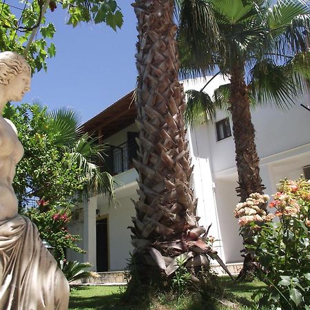 Oasis Beach Club Kávos Dış mekan fotoğraf