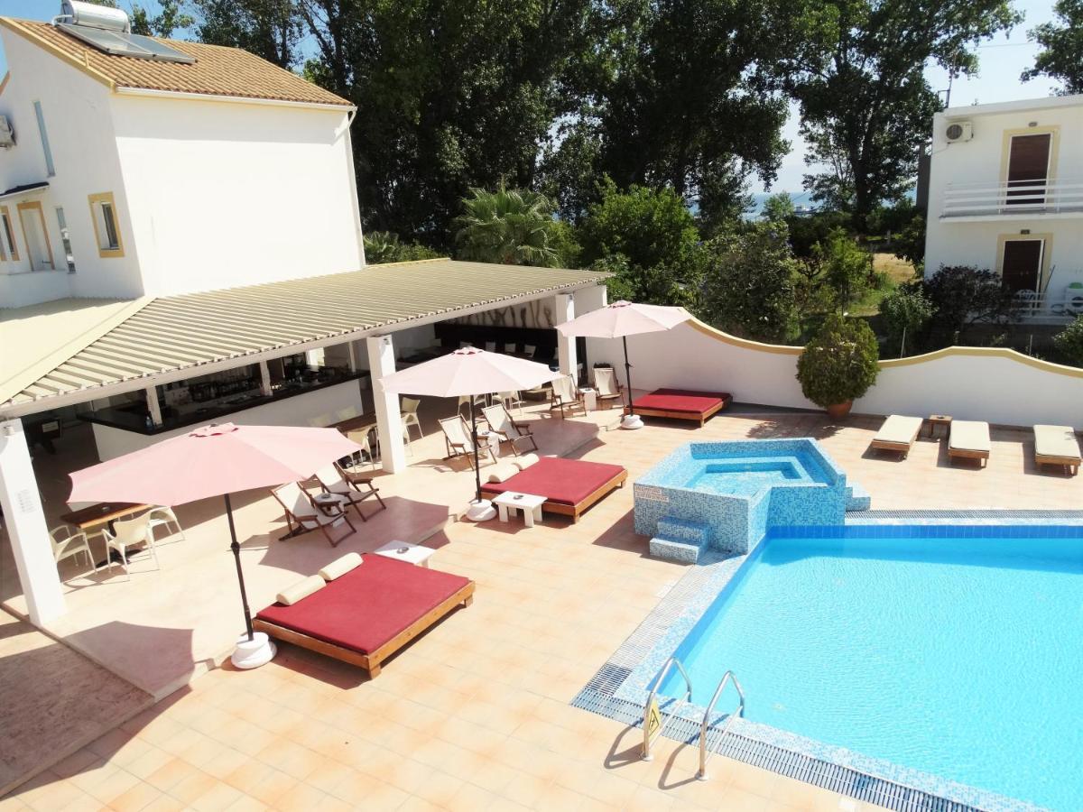 Oasis Beach Club Kávos Dış mekan fotoğraf